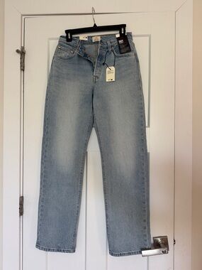 Levi's 501 Curve Jeans High Rise in Light Blue Wash